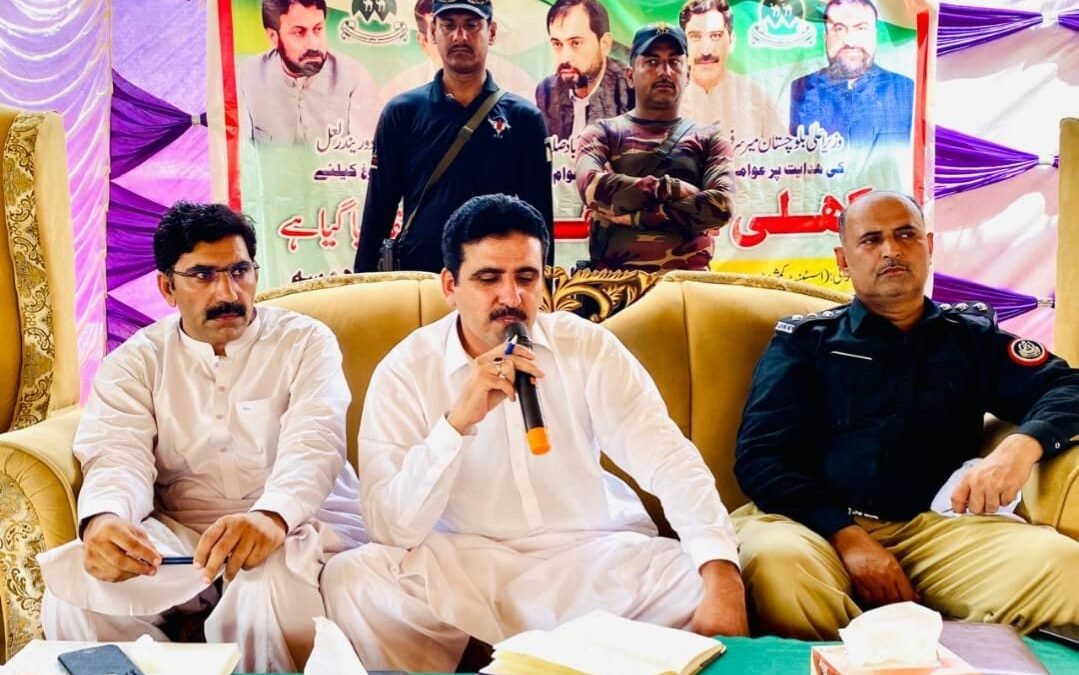 Open Court held in Naseerabad’s Mir Hassan tehsil; citizens raise education, health, road issues