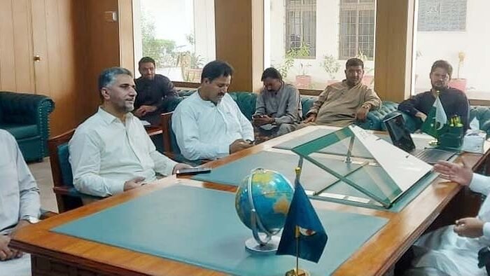 Sibi deputy commissioner visits Mir Chakar Khan Rind University, meets Vice Chancellor