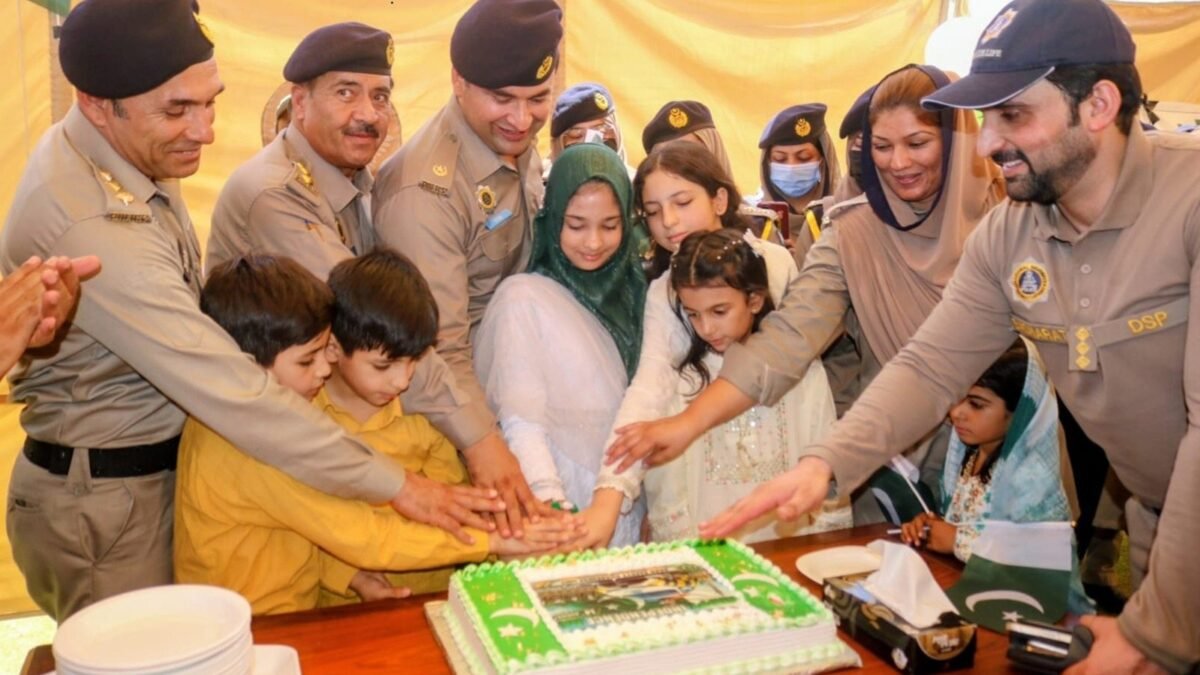 Motorway police sector commander addresses Independence Day flag-hoisting in Quetta
