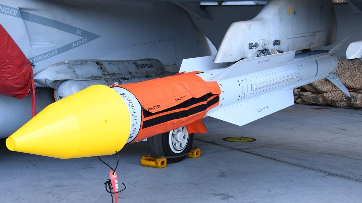 United States tests long-range air-to-air missile