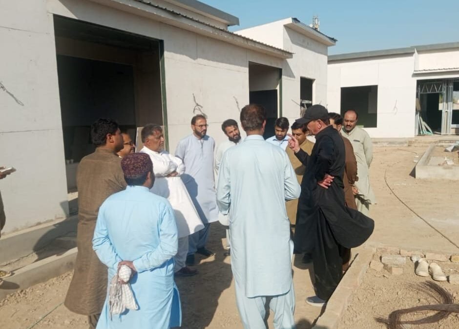 Chief Engineer inspects Rojhan-Khanpur road, sewerage line and police station wall in Jafarabad