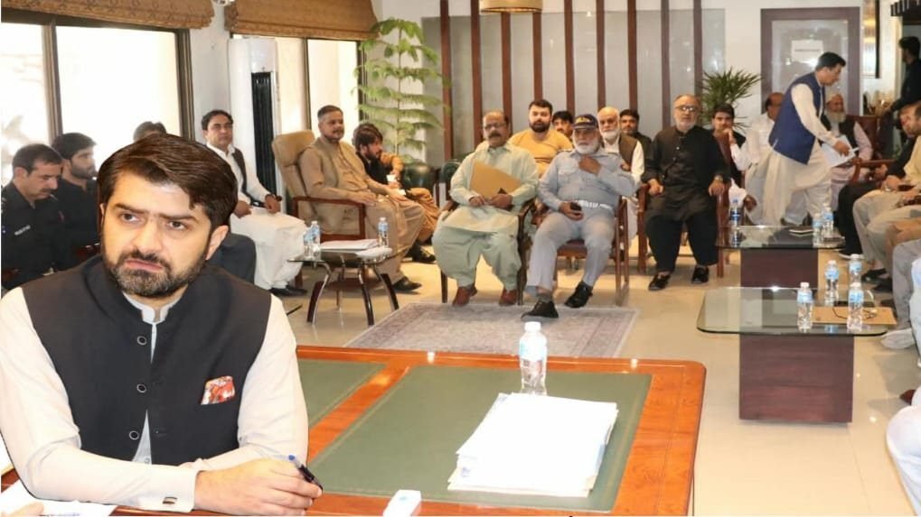 Quetta DC chairs district coordination committee meeting, orders prompt action on complaints