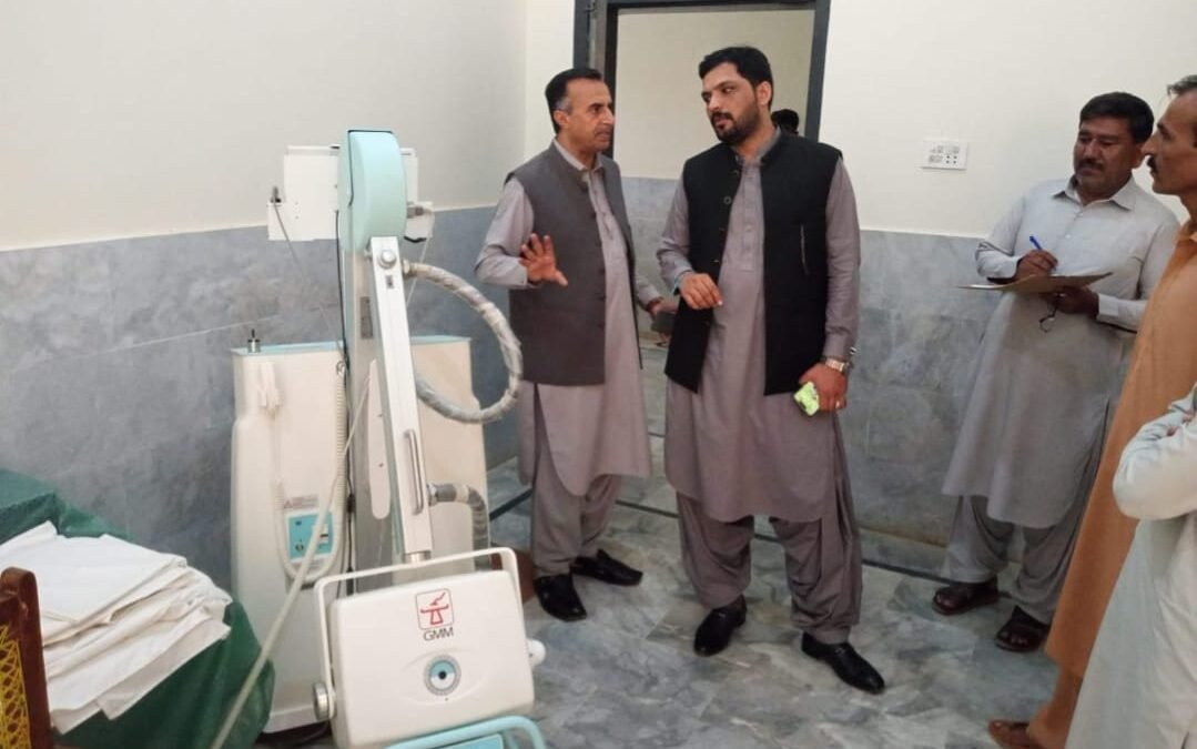 Assistant Commissioner visits DHQ Hospital Dera Allahyar, reviews emergency medicines