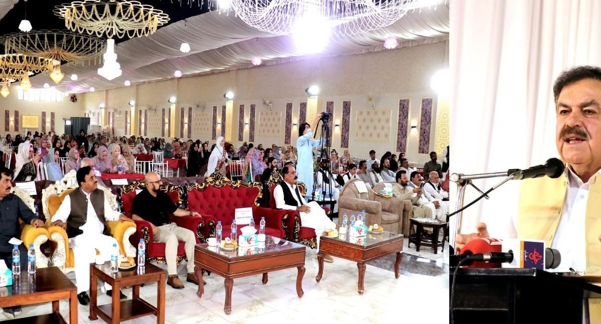 Governor Balochistan cuts ARY News 26th anniversary cake, meets Khalil George