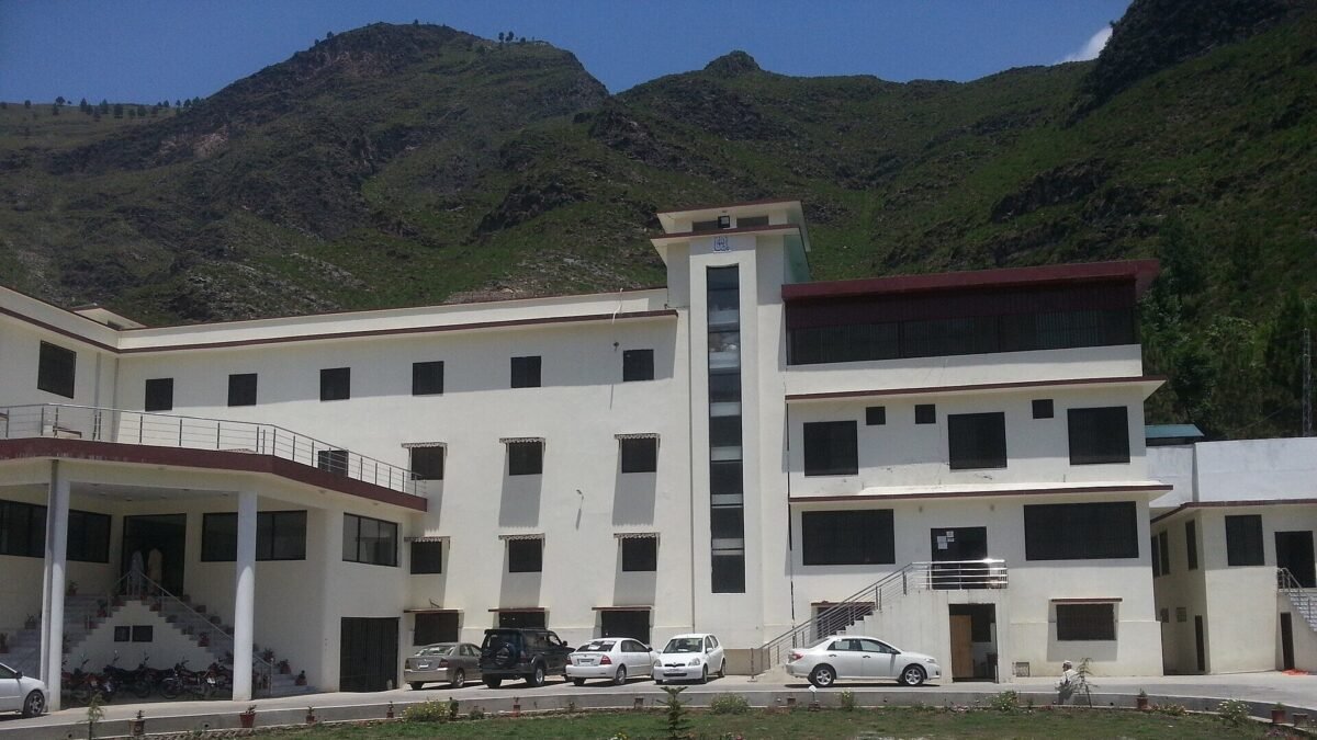 Malakand commissioner orders Swat and Malakand education boards to digitise exams