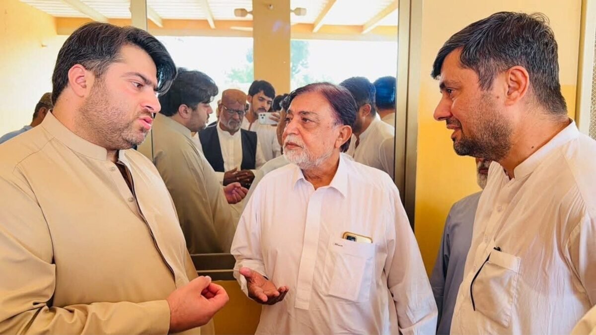 Provincial minister Kohyar Domki meets public in Lahri, orders action on complaints