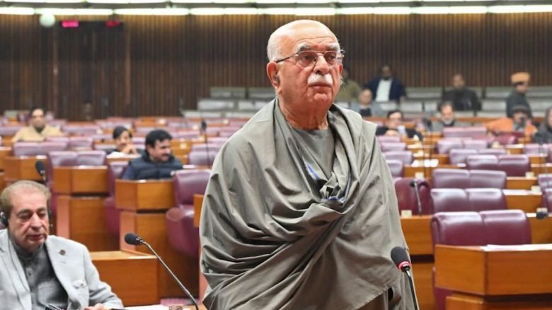 Achakzai says Pakistan’s crisis stems from internal corruption, not foreign enemies