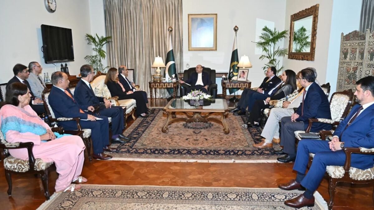 President Zardari meets IMF delegation, reaffirms commitment to fiscal reforms