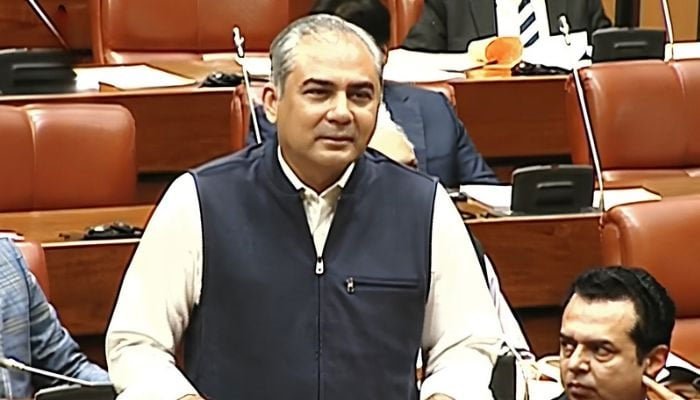 Heated exchange in Senate between Mohsin Naqvi, Kamran Murtaza and Abid Sher Ali